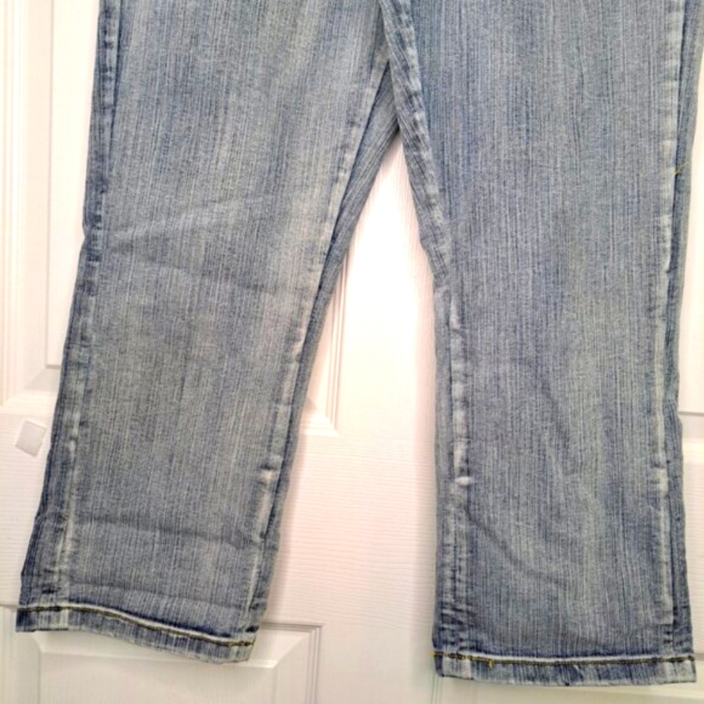 Crest Capris Rhinestone Sparkle Embellished Denim size 9/10 - Picture 7 of 8